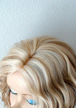 Load image into Gallery viewer, 16&quot; Blonde Brown Ombre Short Wavy Hair Wig
