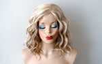 Load image into Gallery viewer, 16&quot; Lace Front Blonde Brown Ombre Short Wavy Hairstyle Wig.
