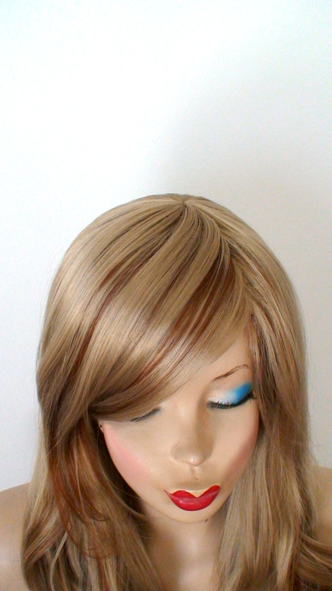 24" Dirty blonde /Brown/ Auburn wig. Curly Hair Side Bangs Wig