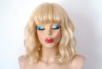 Load image into Gallery viewer, 16&quot; Blonde Short Wavy Hair with Bangs Wig.
