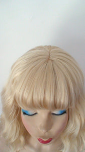 16" Blonde Short Wavy Hair with Bangs Wig.