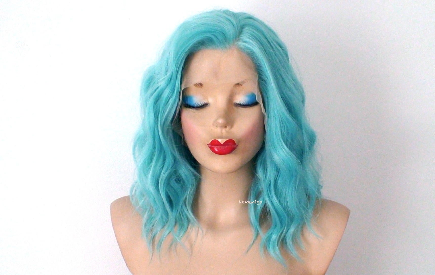 16" Lace Front Lace Part Pastel Turquoise Short Wavy Hairstyle Wig