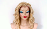 Load image into Gallery viewer, 16&quot; Lace Front Blonde Short Wavy Hairstyle Wig.
