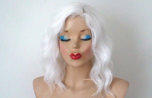 16" White Short Wavy Hairstyle Wig