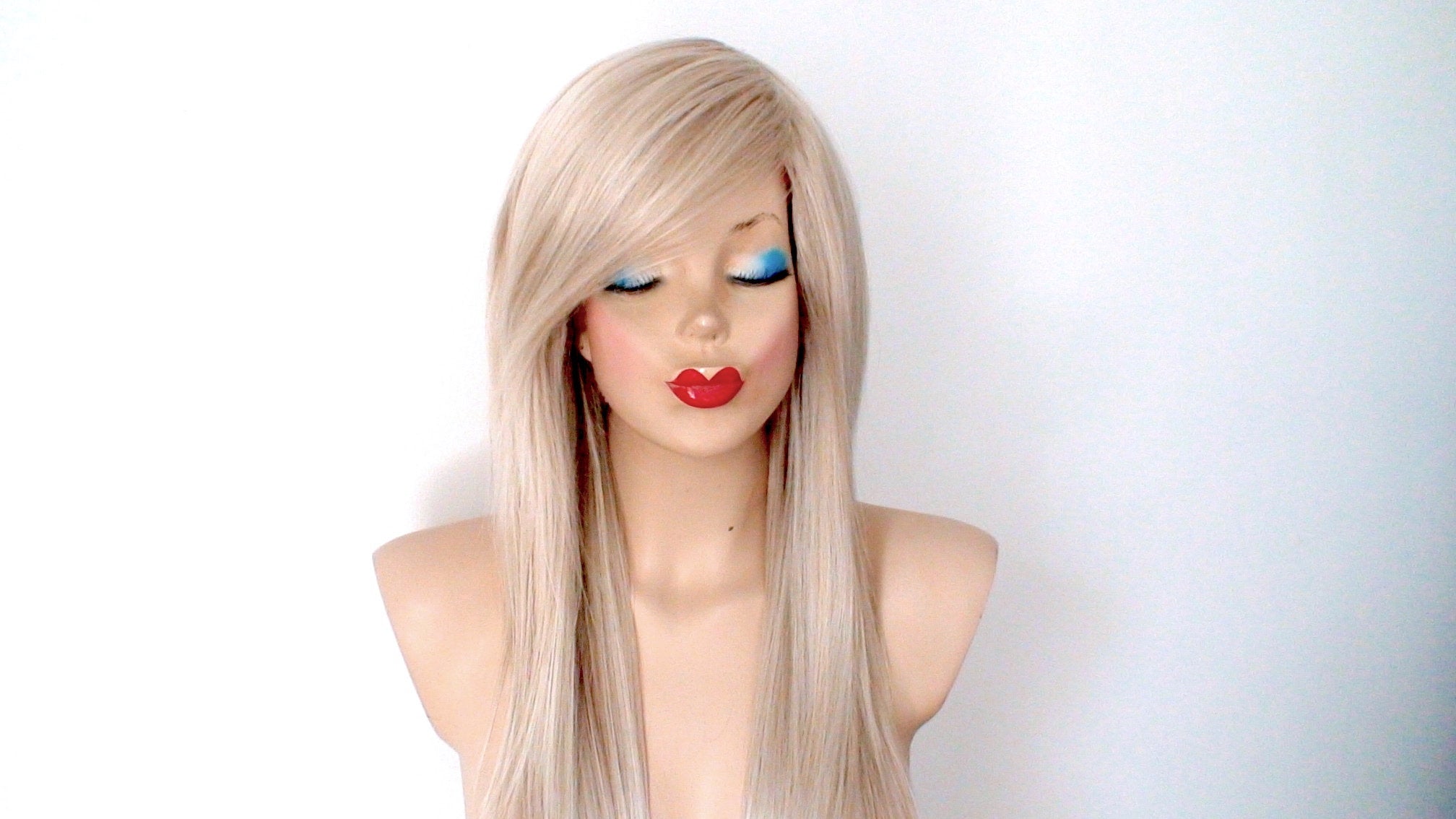 26” Ash Blonde Long Straight Layered Hair Long Side Bangs Wigs