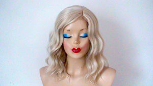 16" Ash Blonde Short Wavy Hair Wig