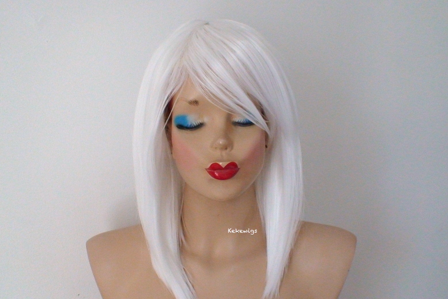 16" Snow White Short Straight Hair with Side Bangs Wig