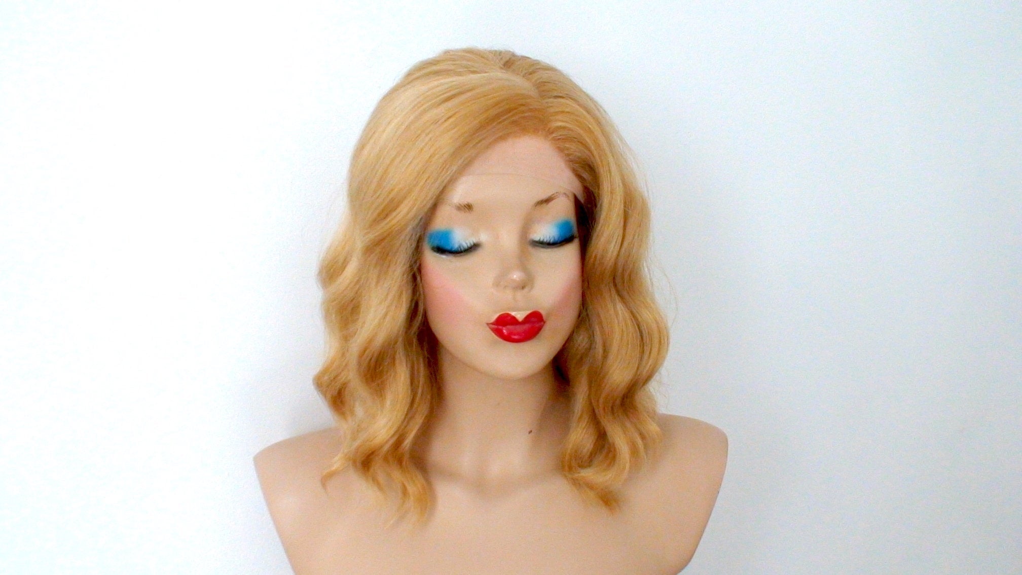 16" Lace Front Golden Blonde Short Wavy hair Wig