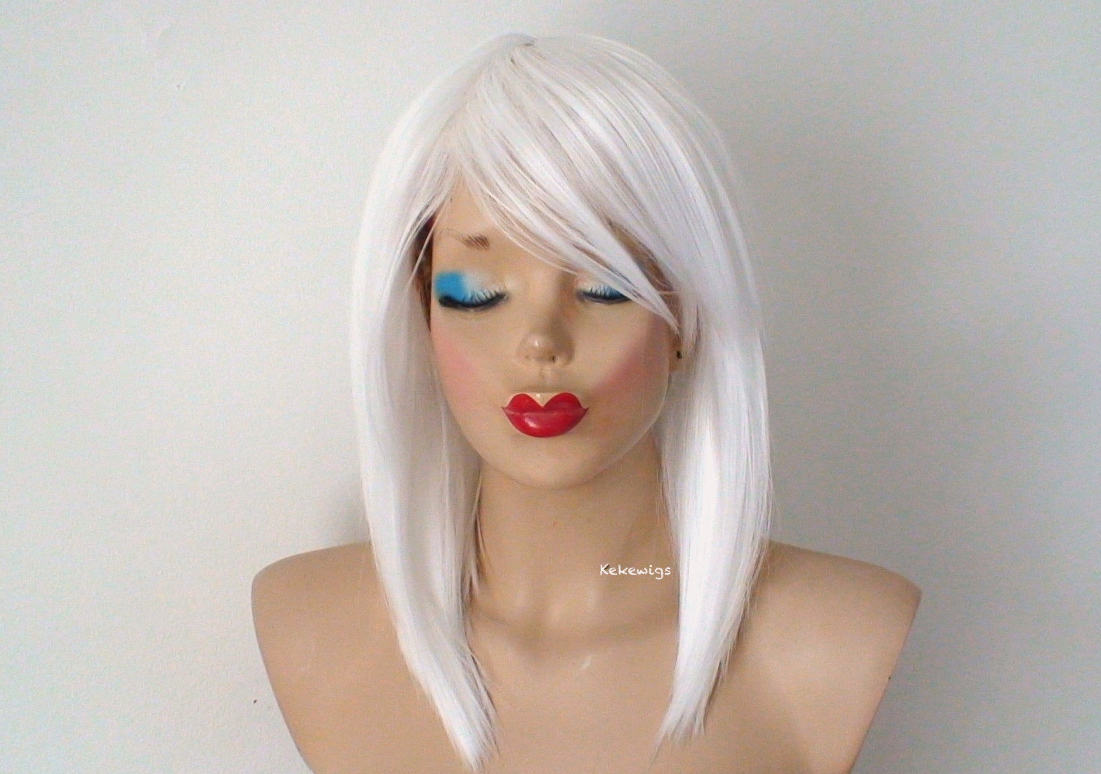 16" Snow White Short Straight Hair with Side Bangs Wig