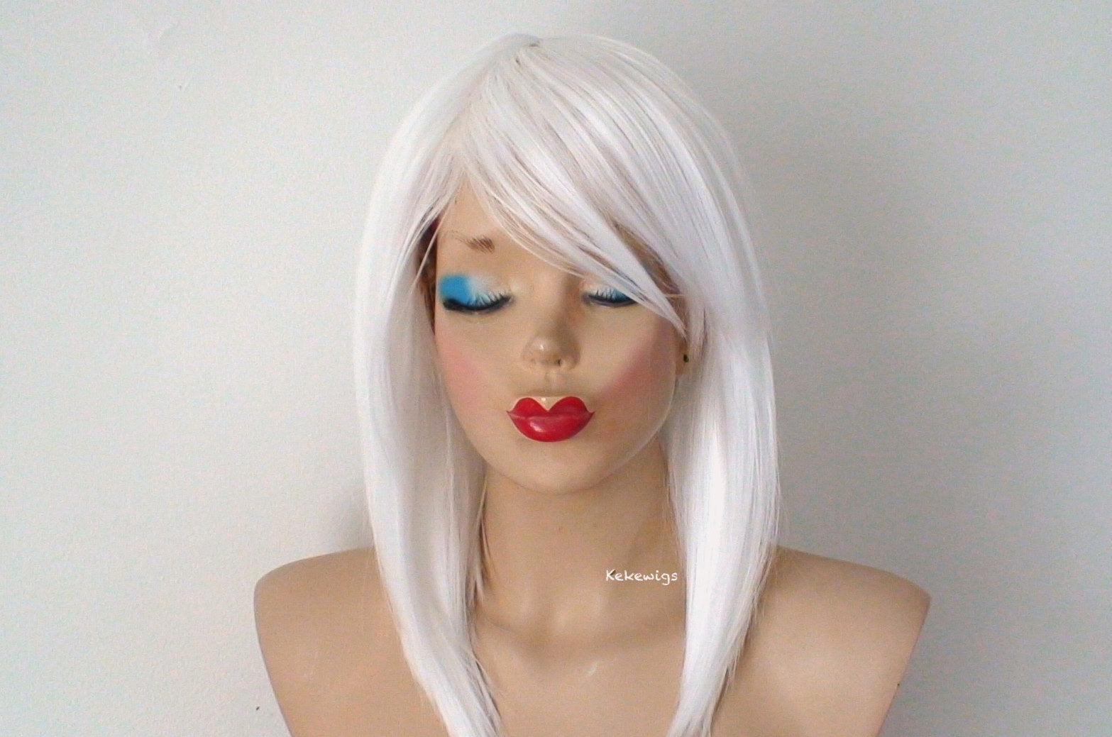 16" Snow White Short Straight Hair with Side Bangs Wig