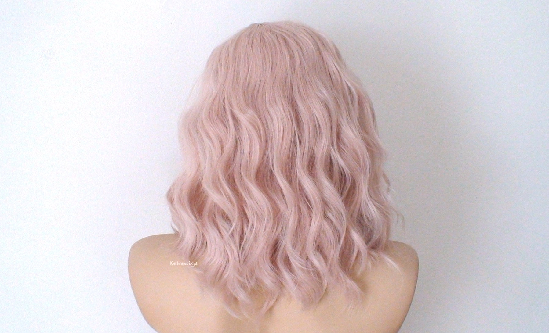 16" Lace Front Antique Pink Short Wavy Hairstyle Wig