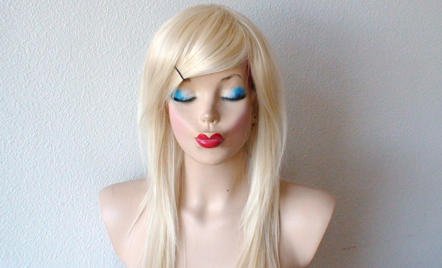 28" Blonde Long Straight Layered Hair Side Bangs Wig