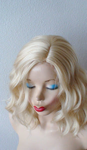 16" Blonde Short Wavy Hair Wig.