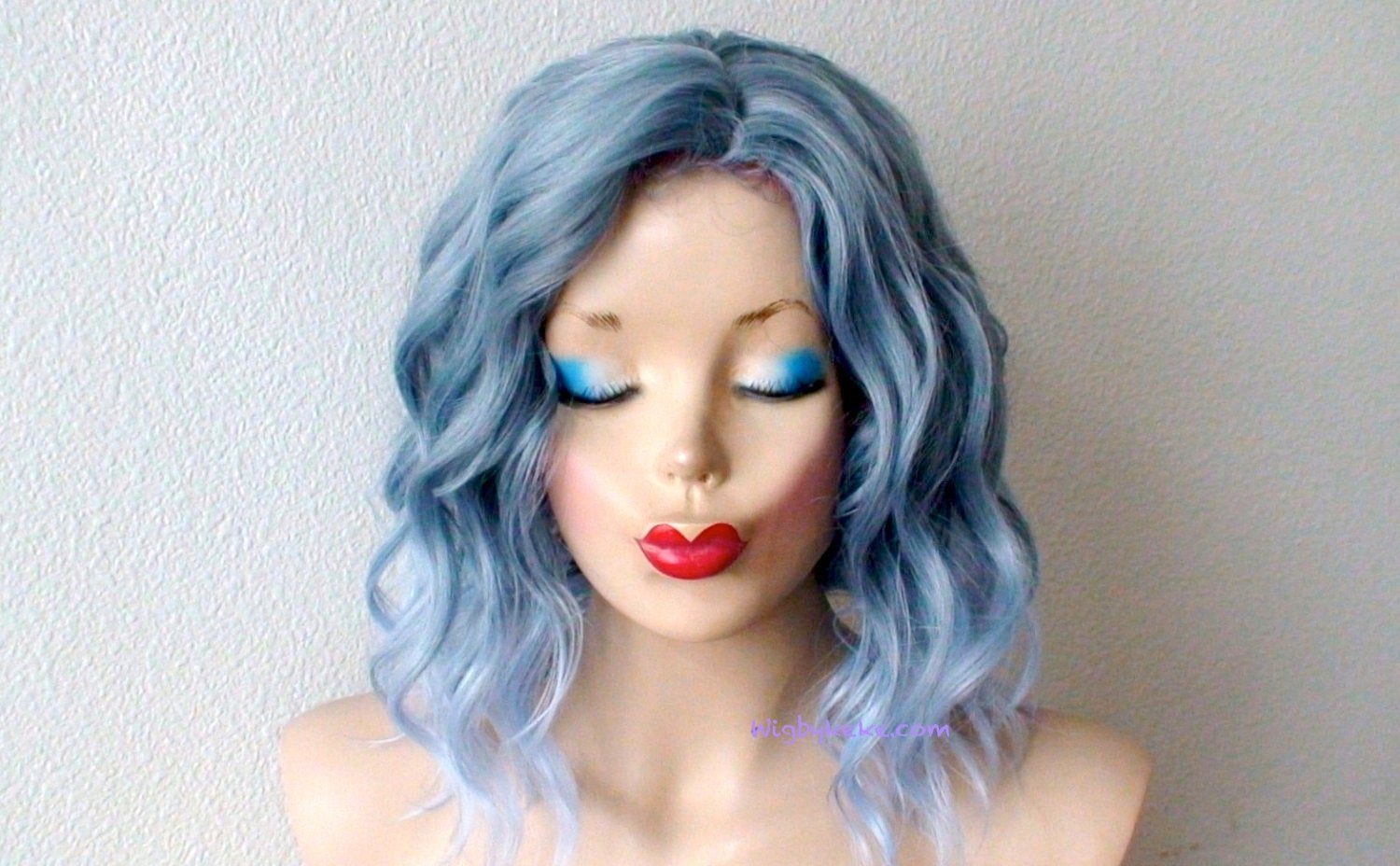 16" Pastel Blue Ombre Short Wavy Hairstyle Wig