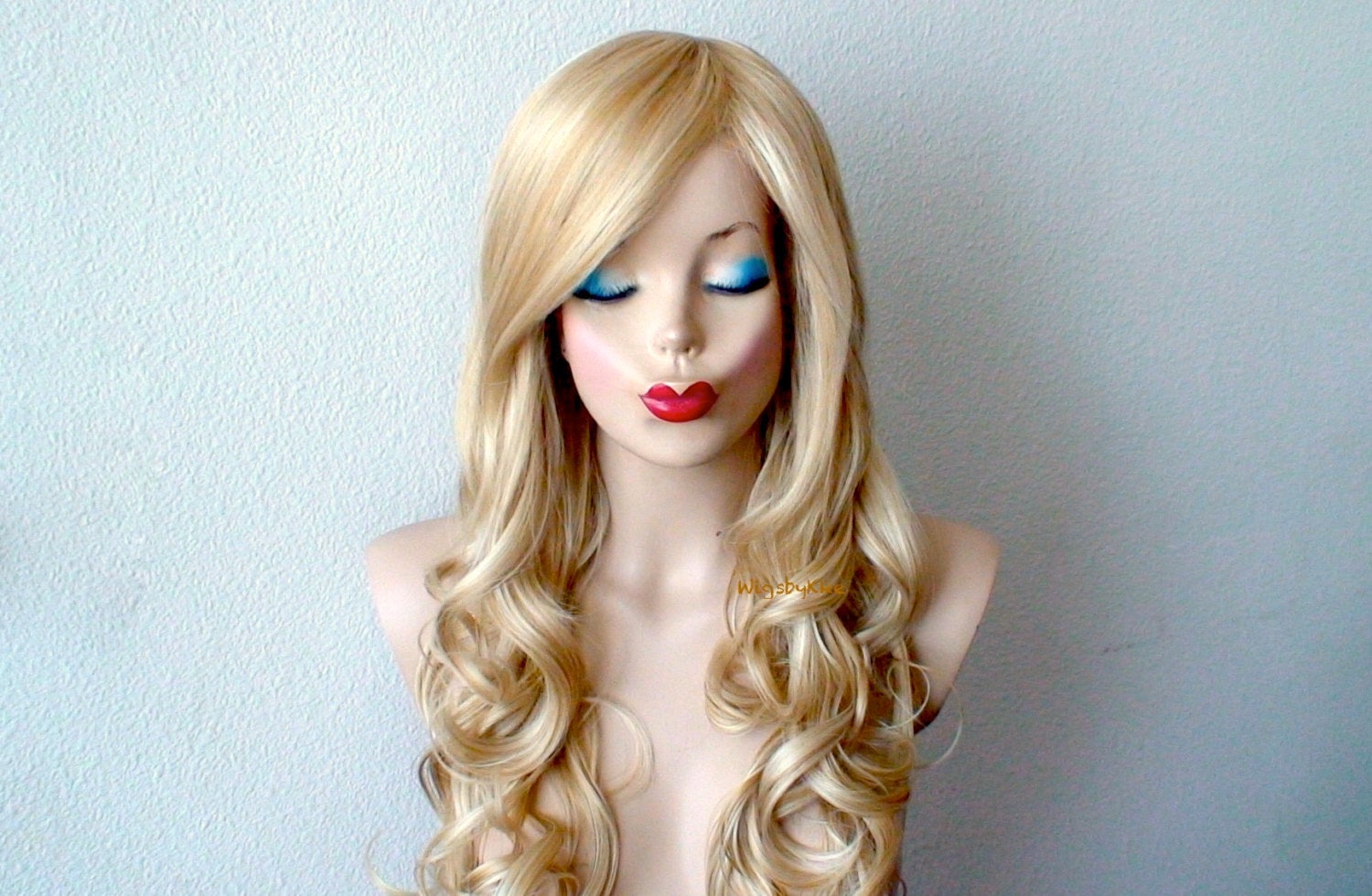 26" Blonde Long Curly Hair Long Side Bangs Wig.