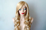 Load image into Gallery viewer, 26&quot; Blonde Long Curly Hair Long Side Bangs Wig.
