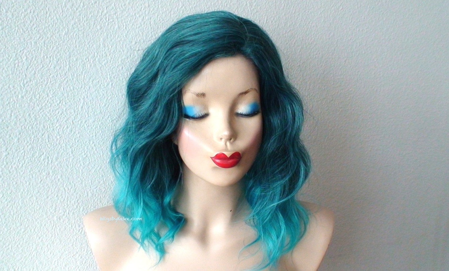 16" Pastel Teal Blue Ombre Short Wavy Hairstyle Wig