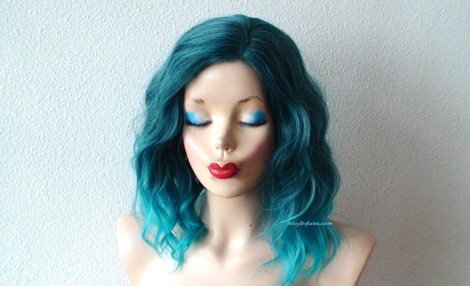 16" Pastel Teal Blue Ombre Short Wavy Hairstyle Wig