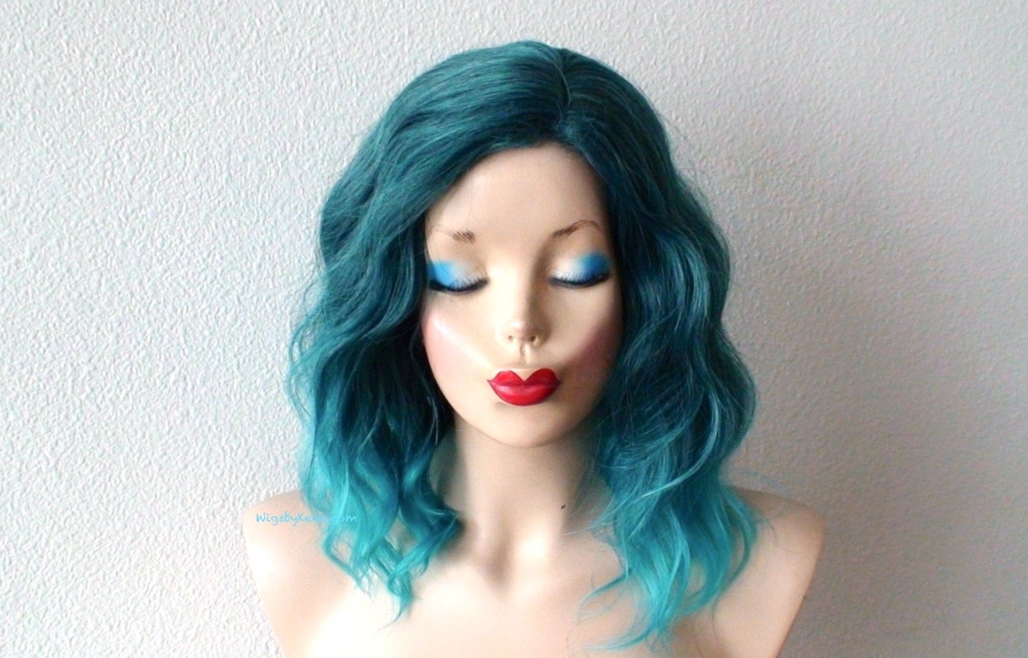 16" Pastel Teal Blue Ombre Short Wavy Hairstyle Wig